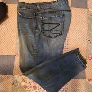 Luxe Women's Straight Leg Blue Jeans